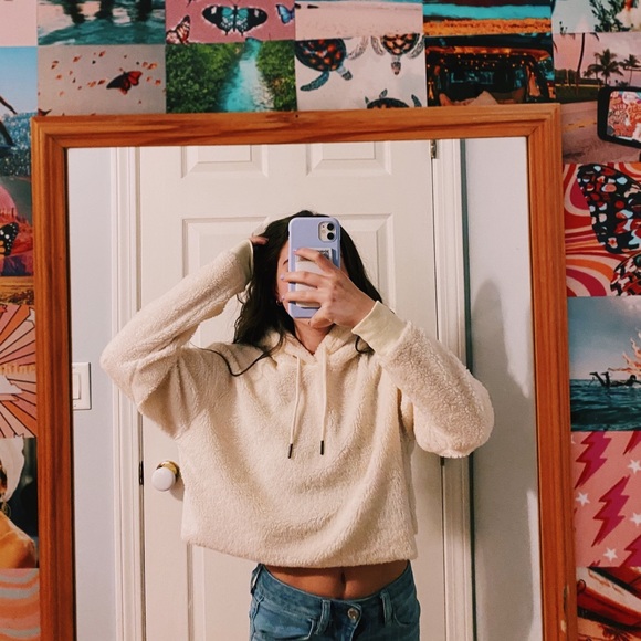 Urban Outfitters Tops - Soft Urban Outfitters Sherpa Cropped Hoodie